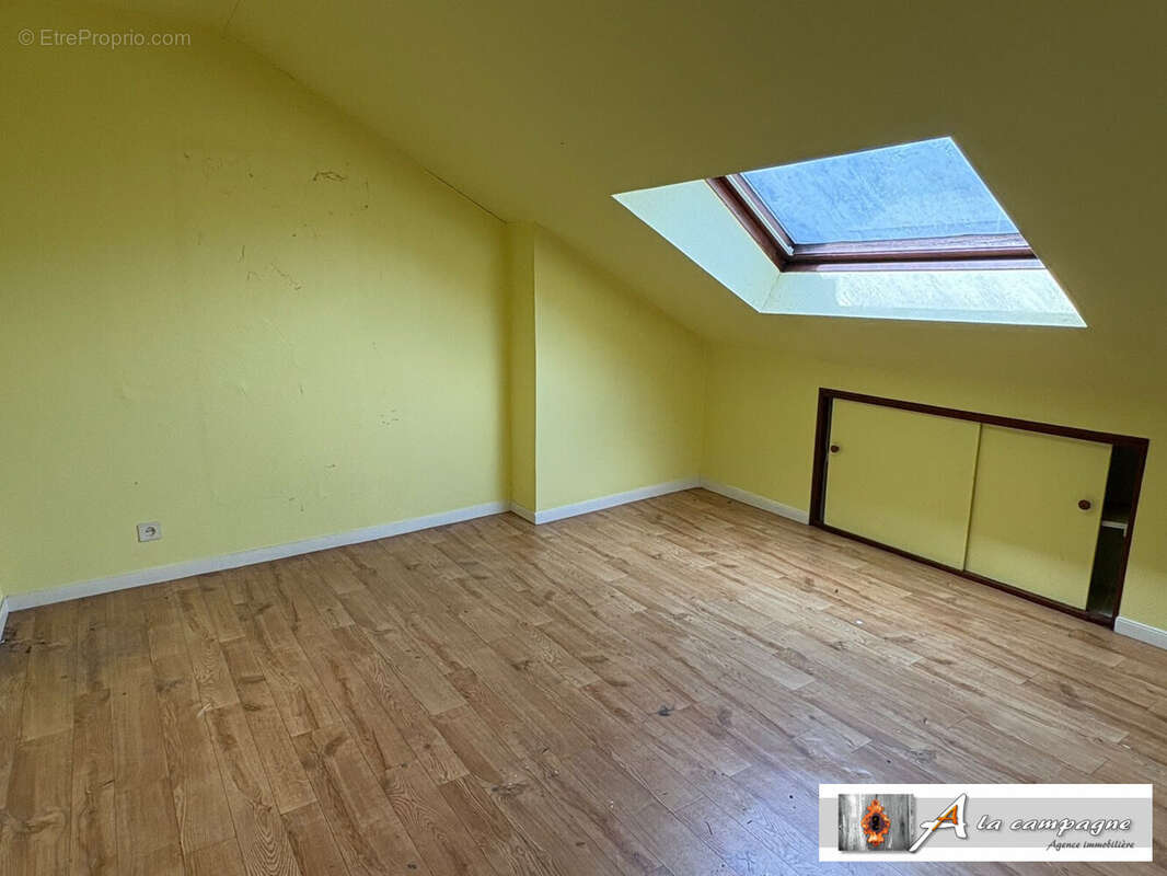 Maison 80 m² à Saint-Eloy-Les-Mines  - photo 7