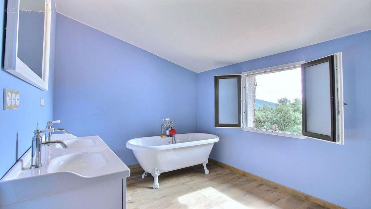 Maison à PUGET-VILLE