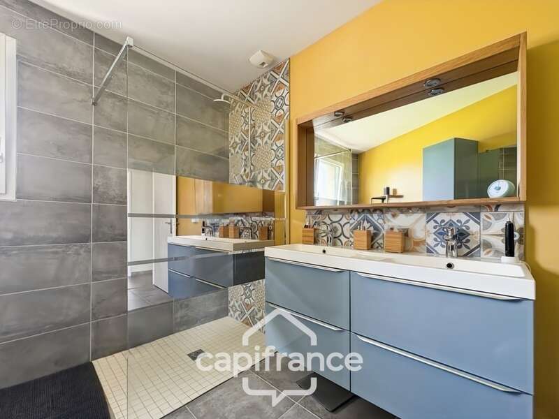 Maison à OUROUX-SUR-SAONE