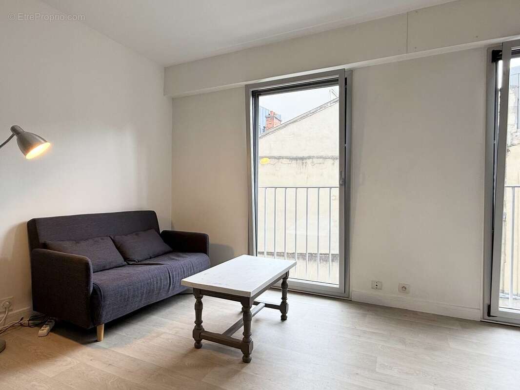 Appartement 29 m² à Reims  - photo 2