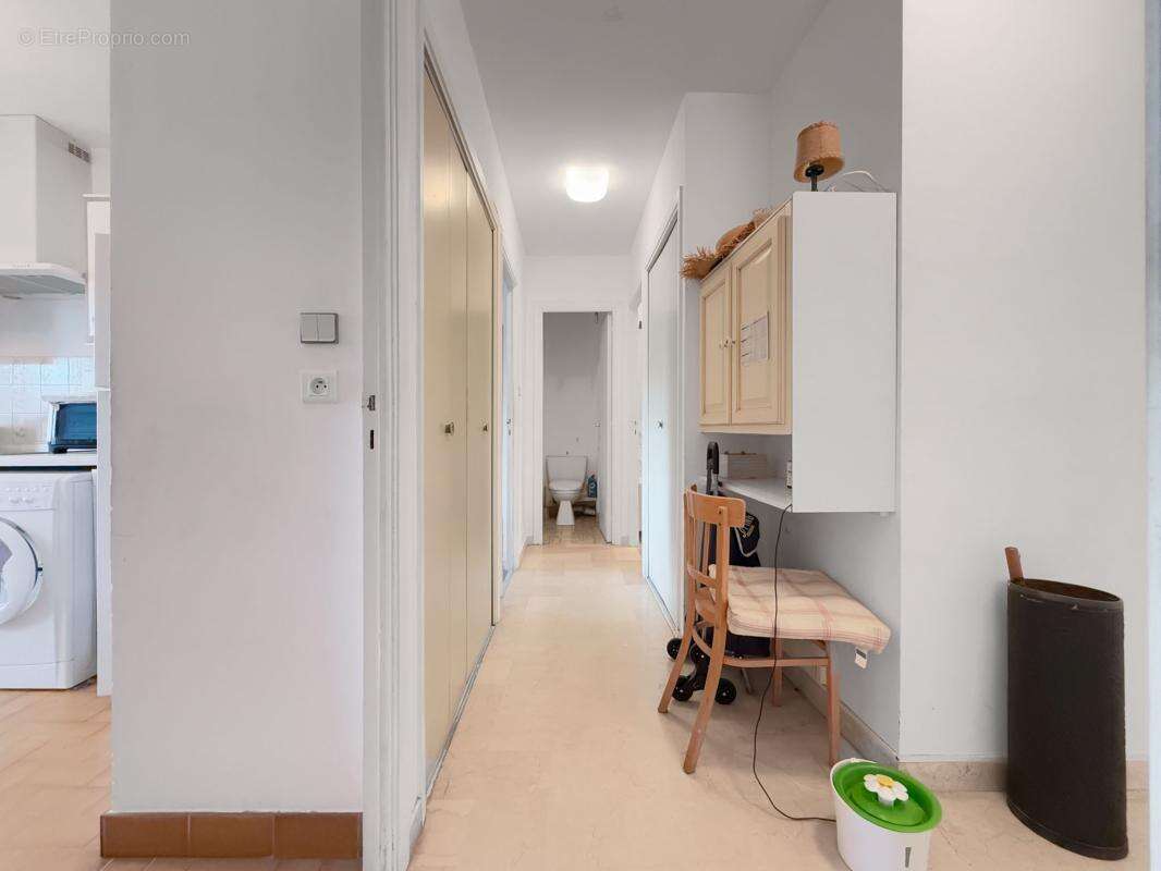 Appartement à SAINT-LAURENT-DU-VAR