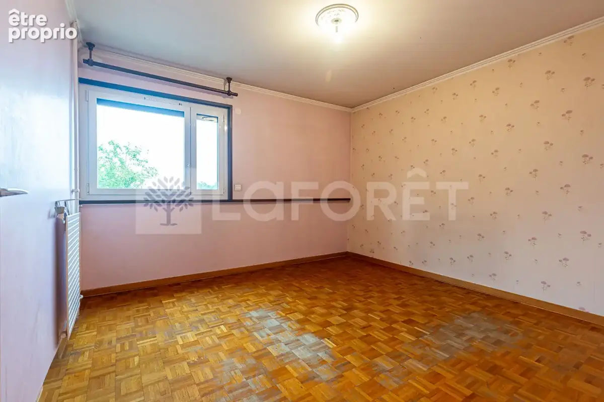 Agence immobiliere laforet - annecy - seynod - "gazebo" - appartement t4 de 81,93m² - balcon expose sud - cave - traversant - photo 7