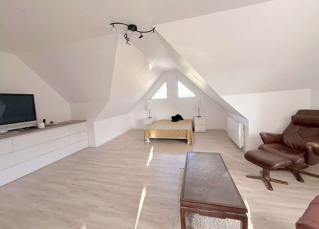 Maison à HOUDAN