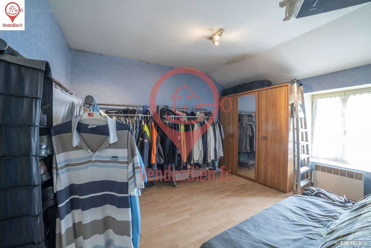 Maison à MOULINS-SUR-YEVRE