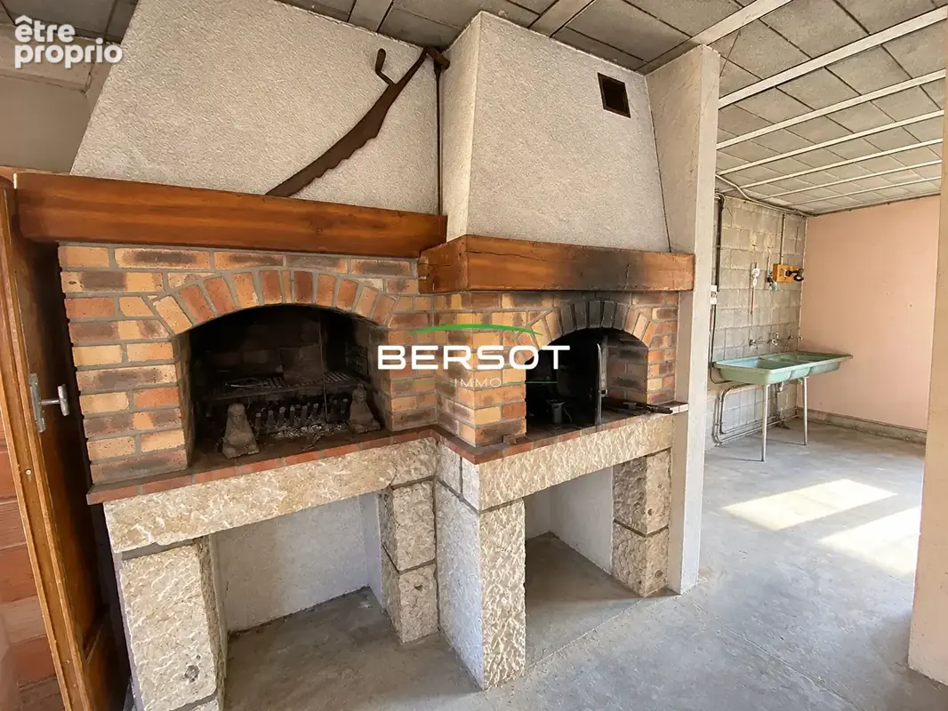 Maison 5 chambres avec dépendances et terrain de 1 407 m² - photo 8
