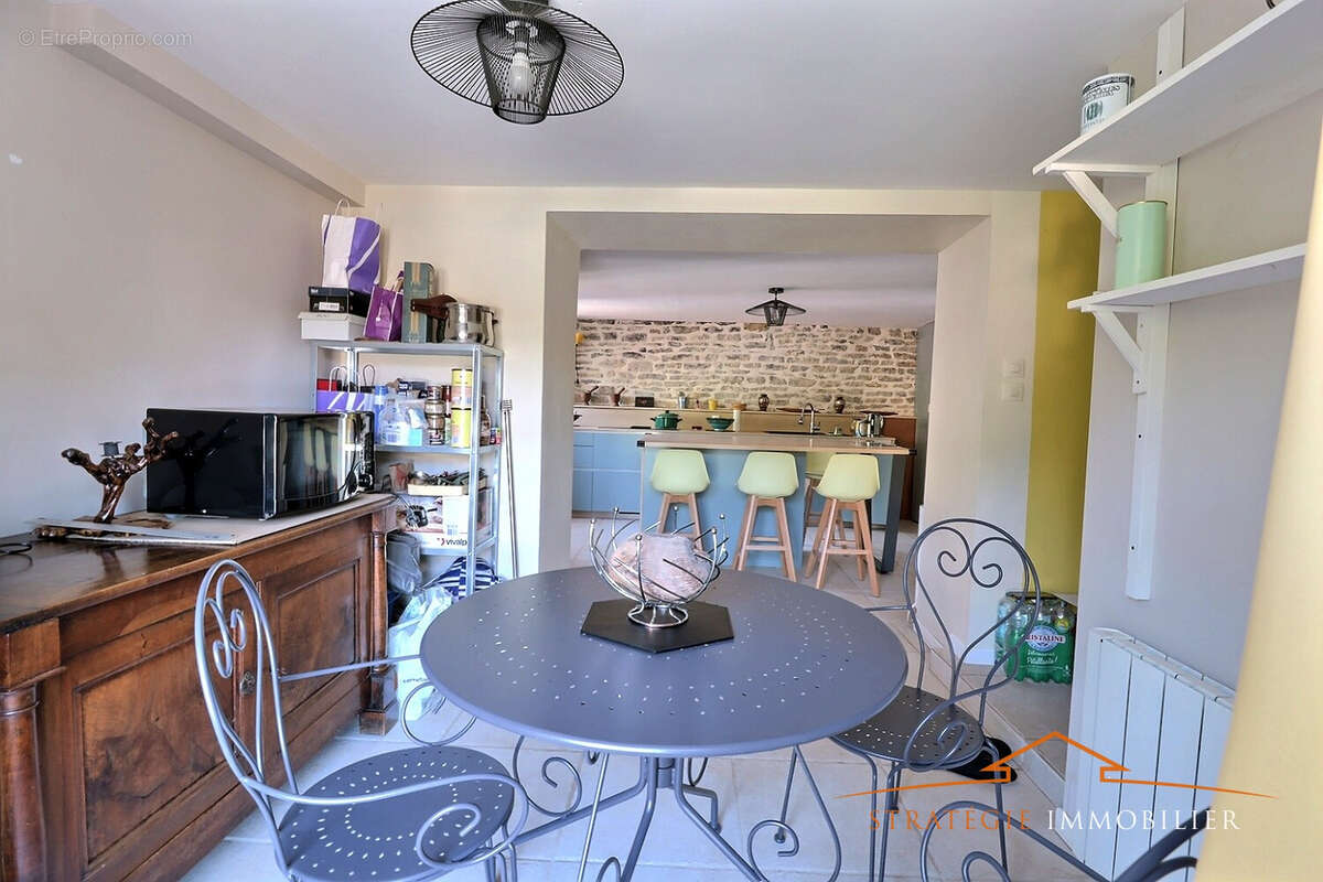 Maison à SAINT-MARTIN-DU-TARTRE