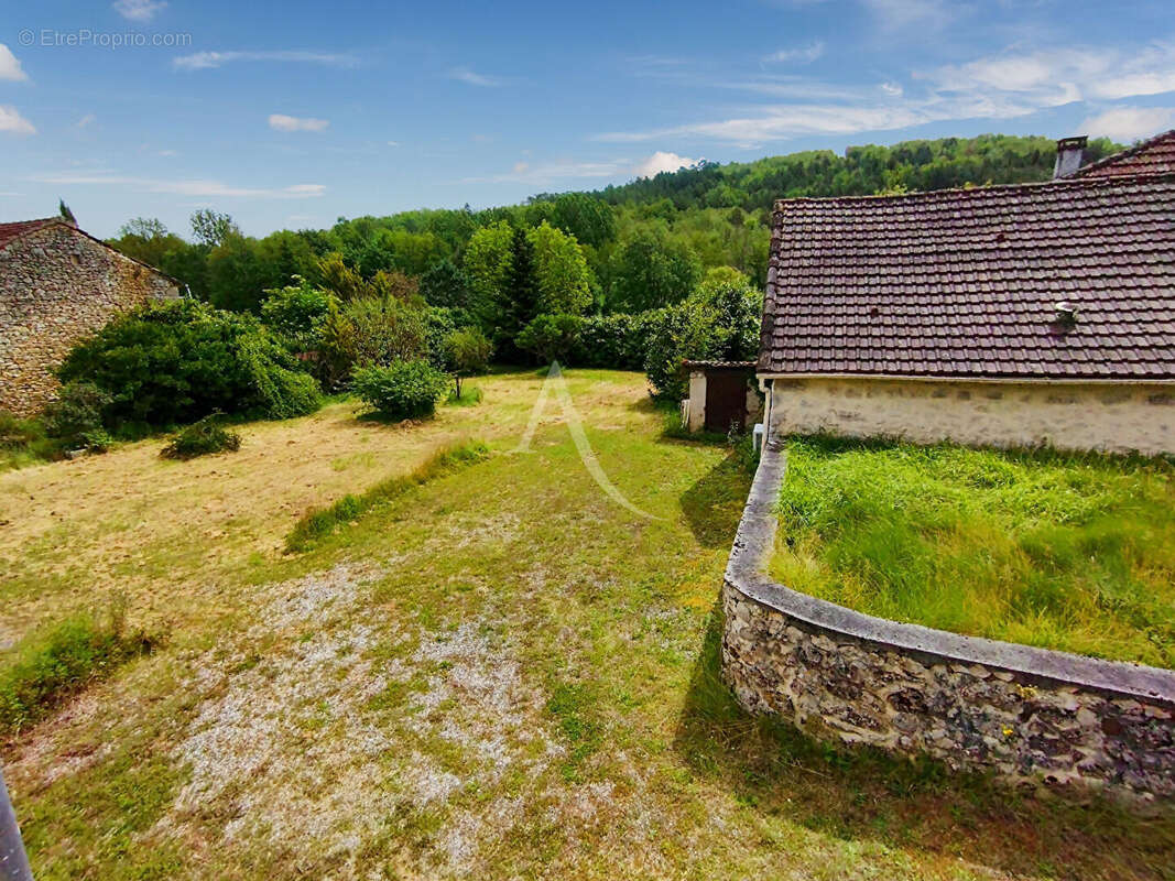 Maison à LES JUNIES