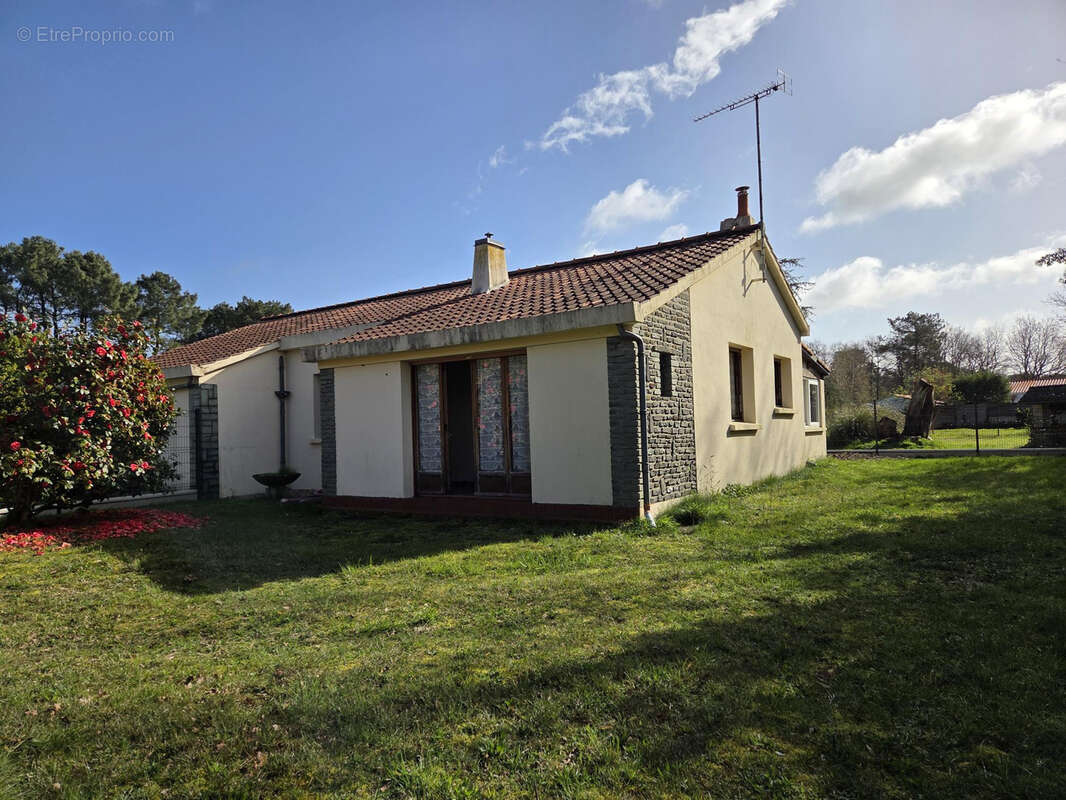 Maison à NOTRE-DAME-DE-RIEZ