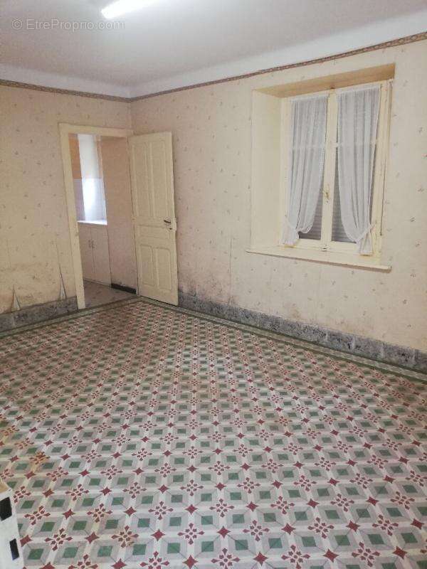 Maison à ANCHENONCOURT-ET-CHAZEL