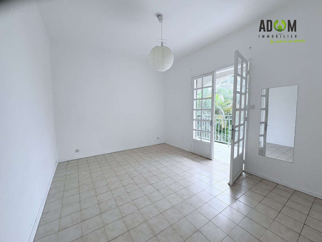 chambre 1 - Maison à LE TAMPON