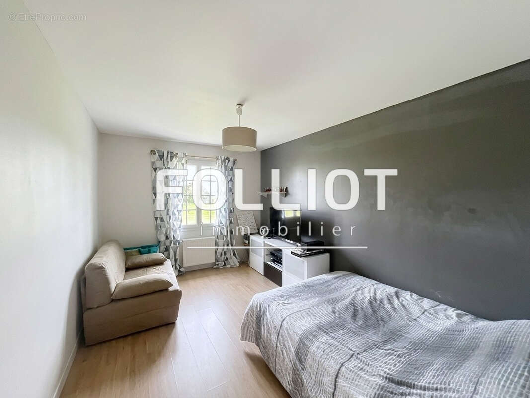 À vendre Maison récente à Subles - 7 pièces, 172 m² - photo 8