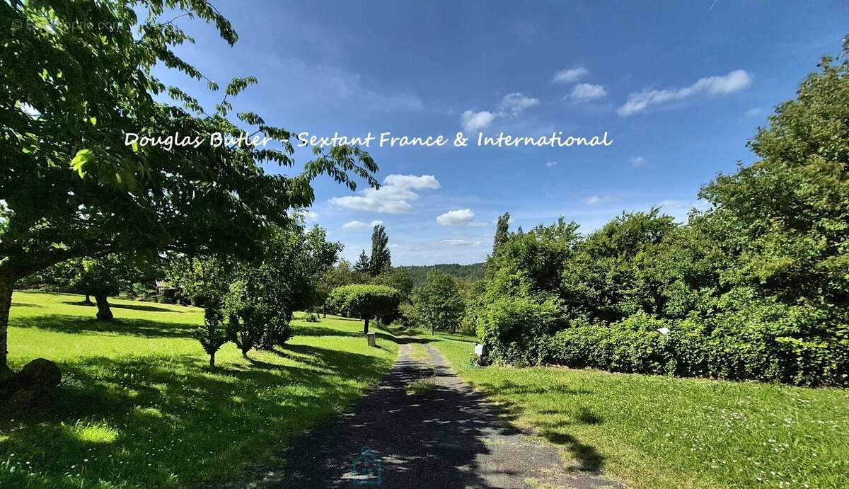 Superbe propriété en pierre de caractère avec gîte, annexe et vue dégagée - photo 2