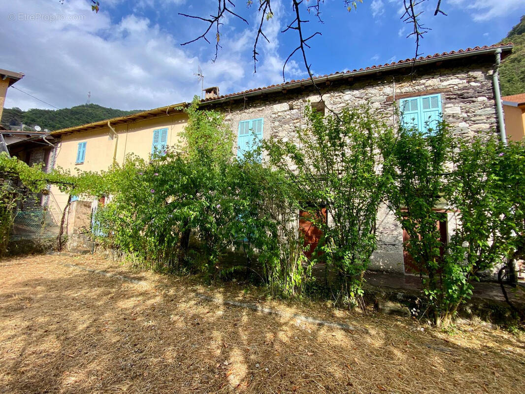 Maison à FONTAN