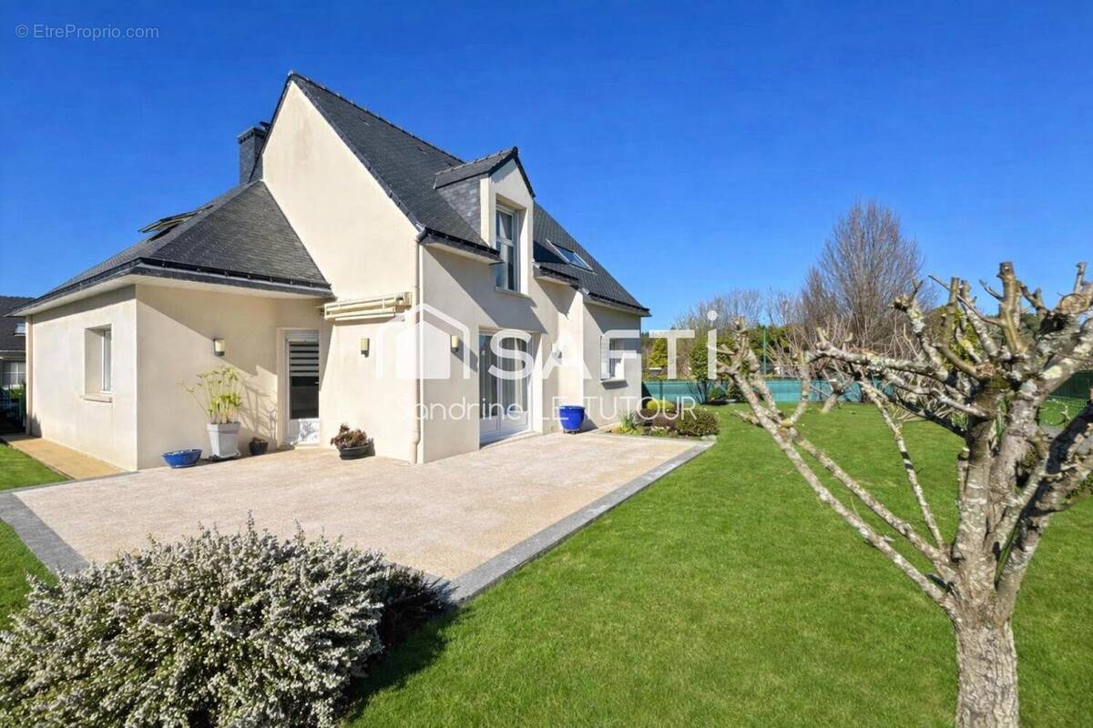 Photo 1 - Maison à SAINT-AVE