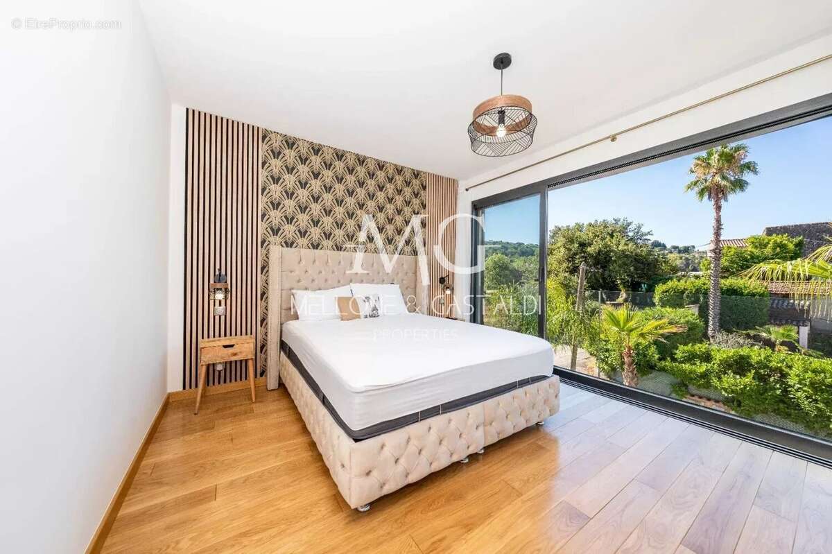 Maison à MOUGINS