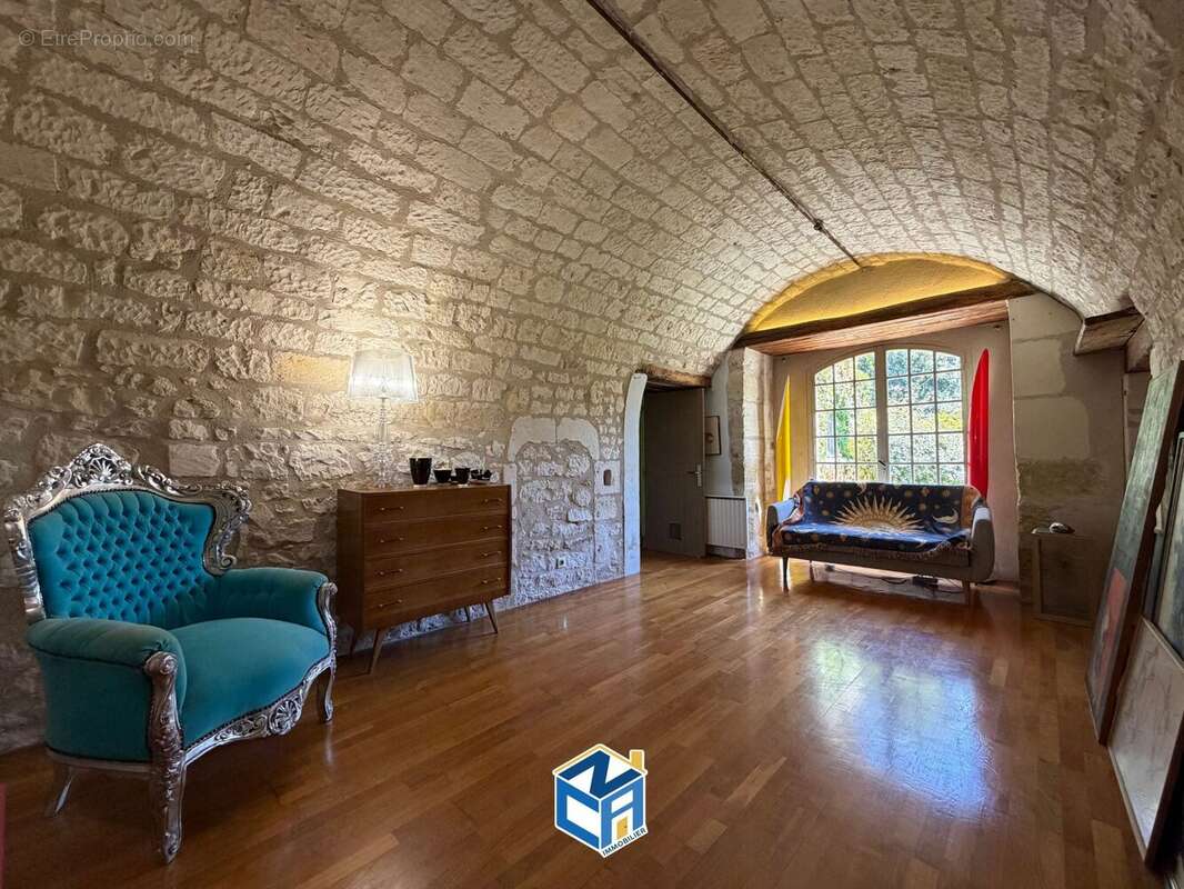 Maison 221 m² à Maille  - photo 6