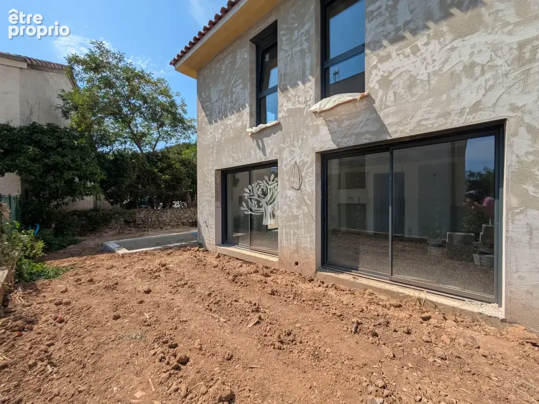 villas de standing au centre-ville de Sanary sur mer - photo 3