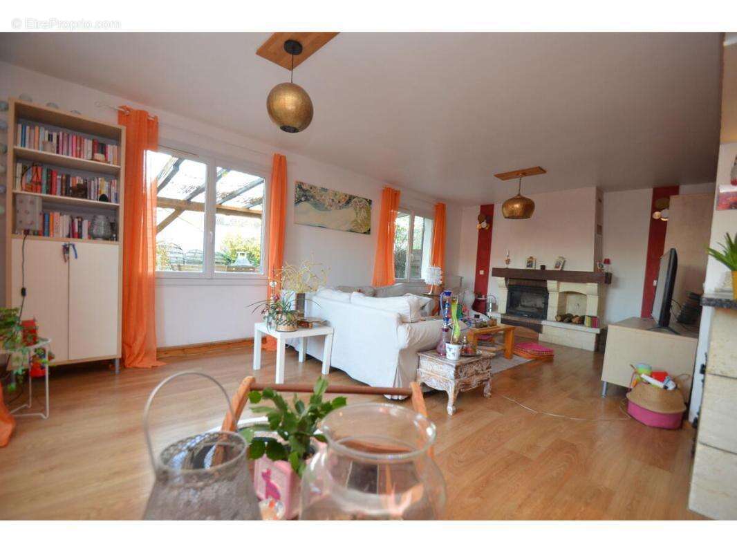 Maison 146 m² à Coutras  - photo 3