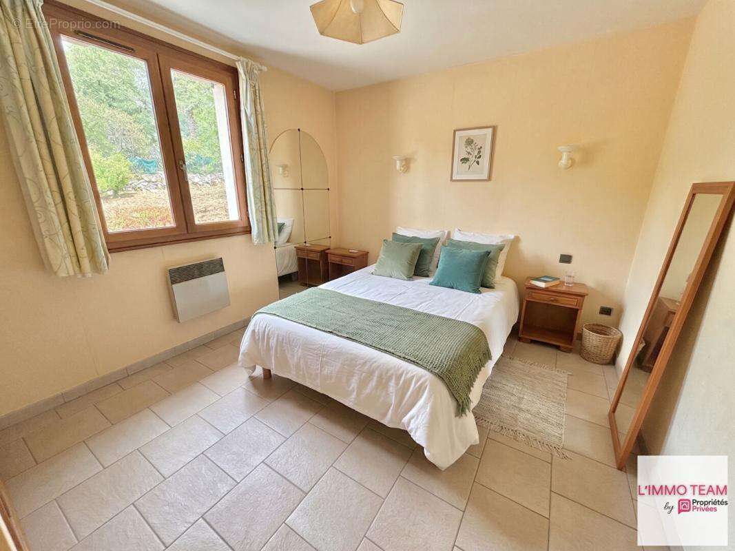 VERS, maison 5 pièces sur plus de 8000m² de terrain - photo 12