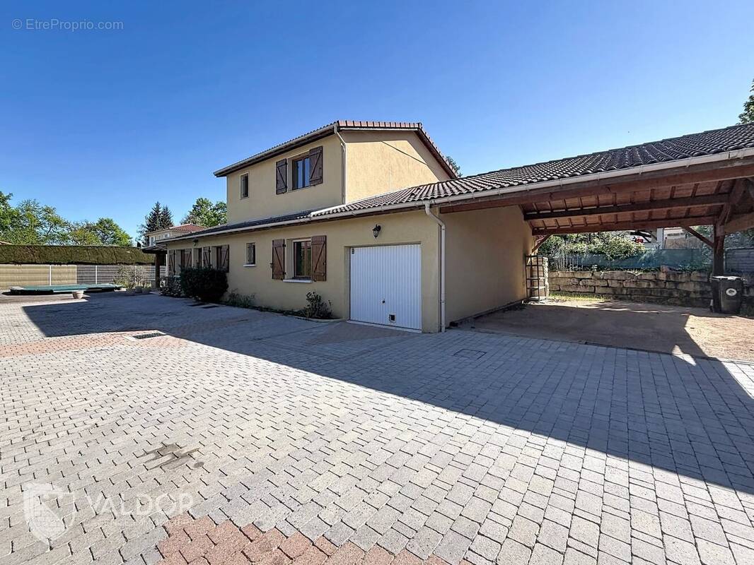 Maison à MONTMERLE-SUR-SAONE