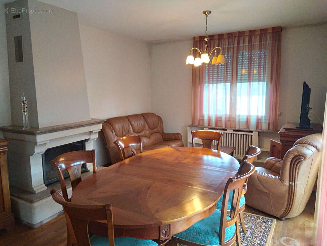 Maison à MONTREUIL-SUR-ILLE