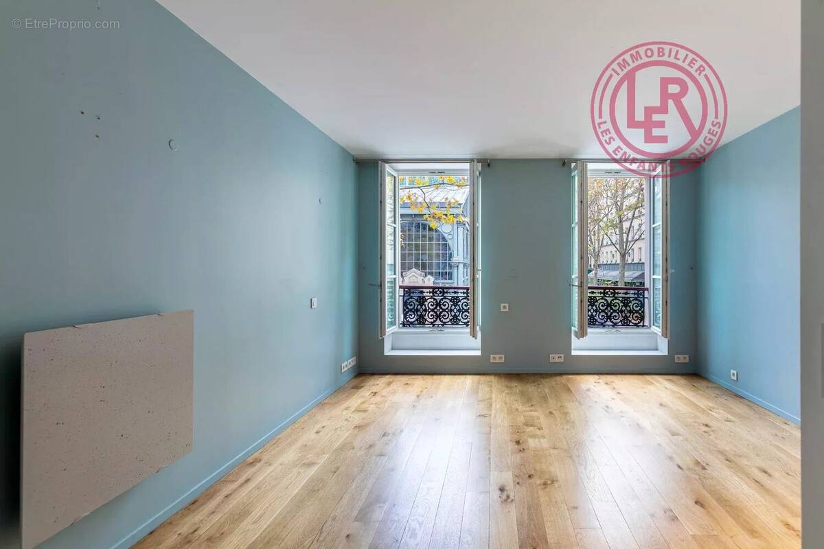 Appartement à PARIS-3E