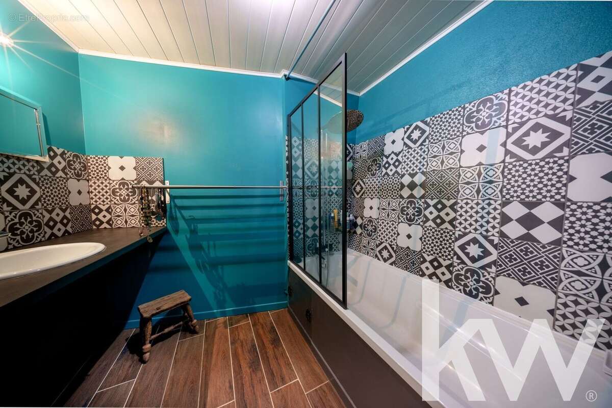 Maison à LES MARTRES-DE-VEYRE