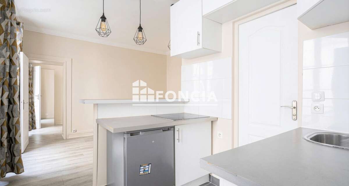 Appartement à PARIS-1E