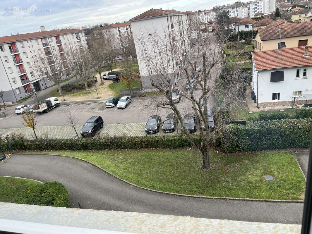 Appartement à DECINES-CHARPIEU