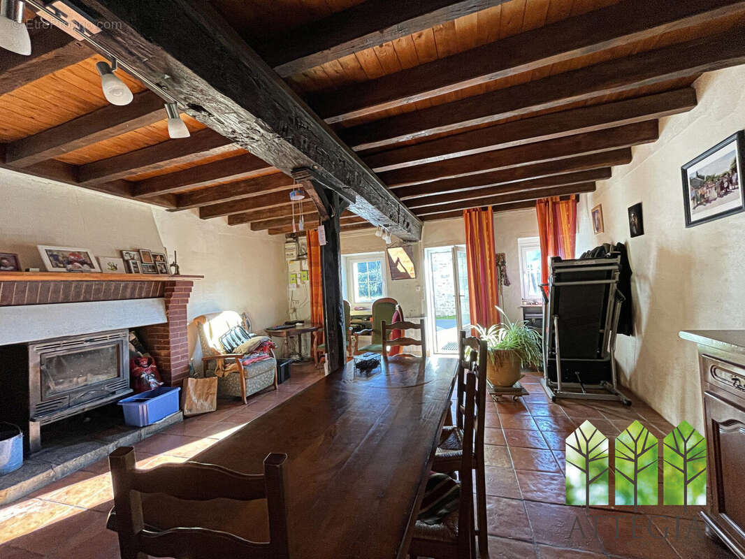 Maison 255 m² à Jouillat  - photo 5