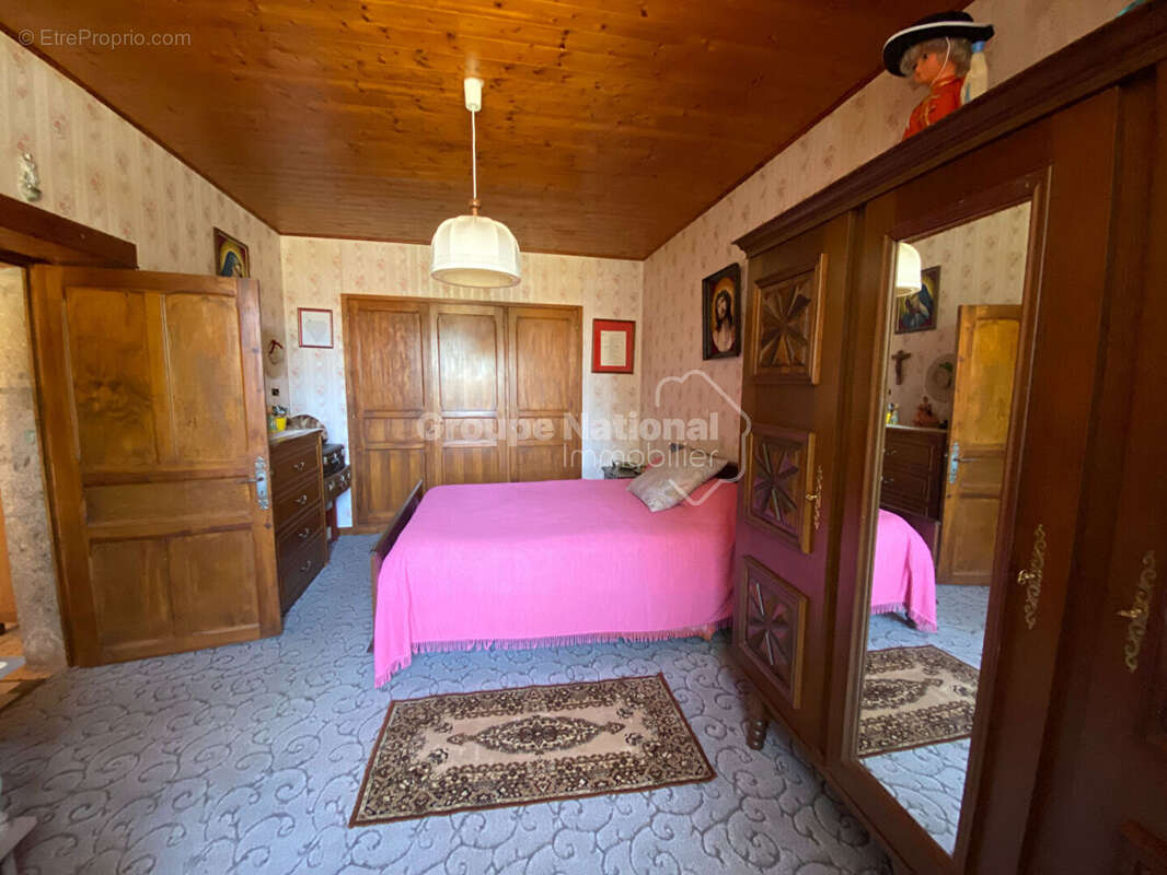 Maison à SAINT-MARTIN-DE-FUGERES