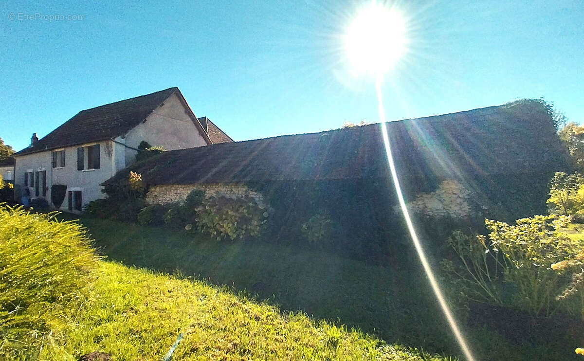 Maison à MILHAC-D'AUBEROCHE