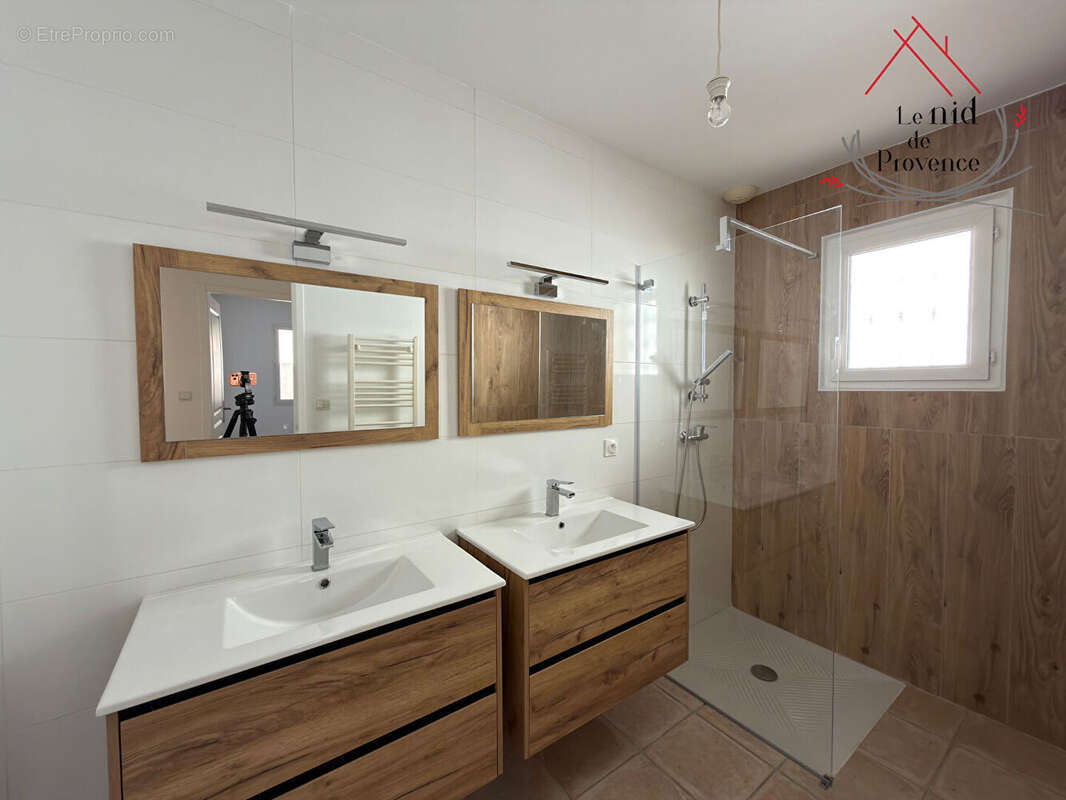 Villa de plain pied, proche centre du village - photo 6