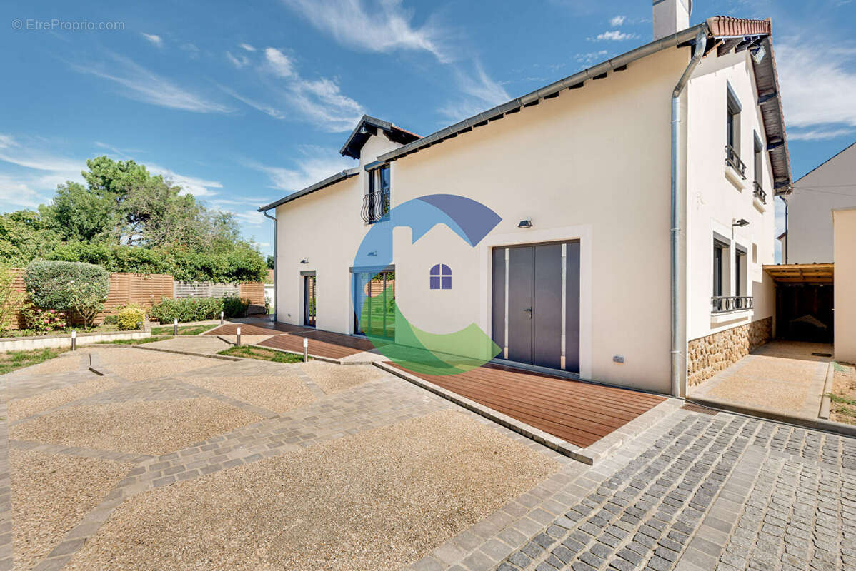 Maison à SAULX-LES-CHARTREUX