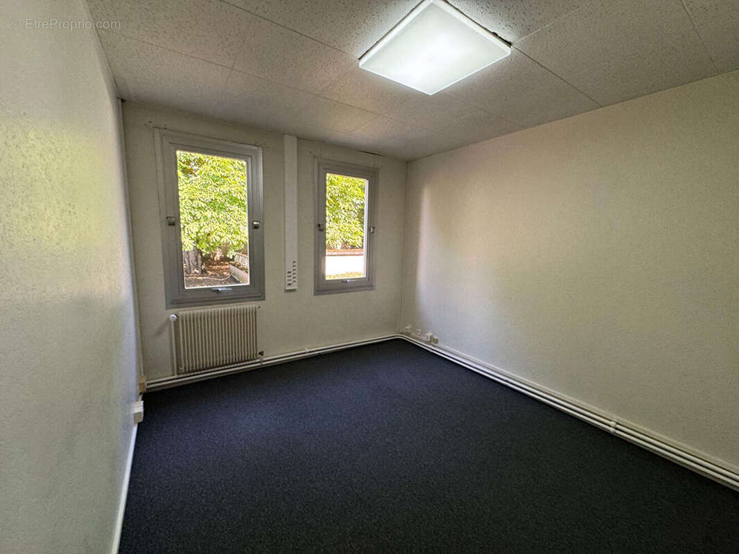 Commerce à SURESNES