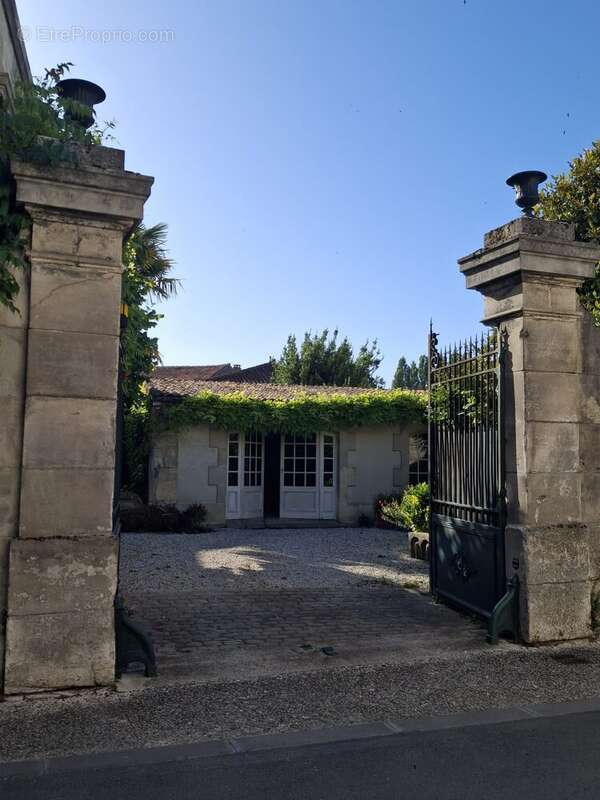 Maison 180 m² à Cognac  - photo 3