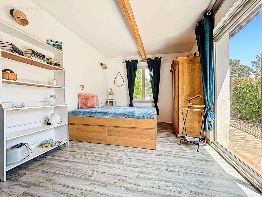 Maison à ROQUEBRUNE-SUR-ARGENS