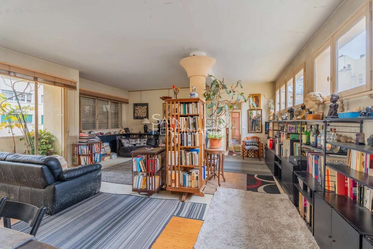 Appartement à PARIS-17E