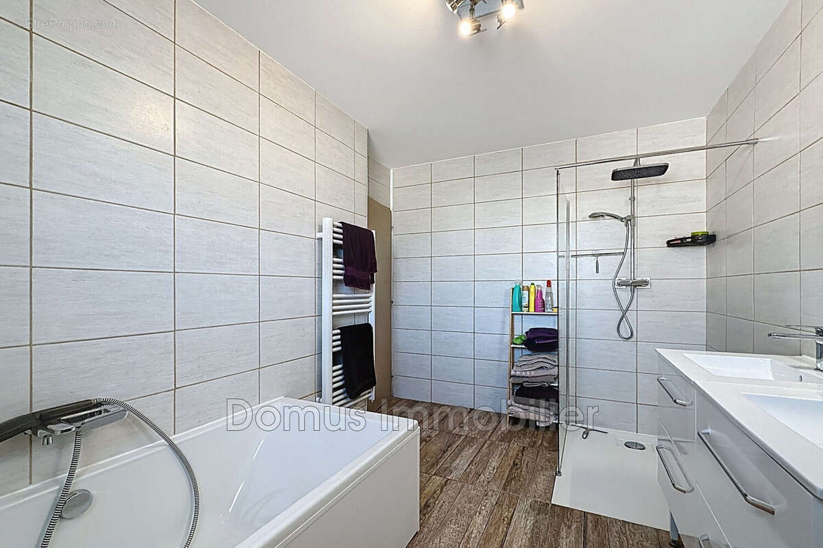 Maison à MORIERES-LES-AVIGNON