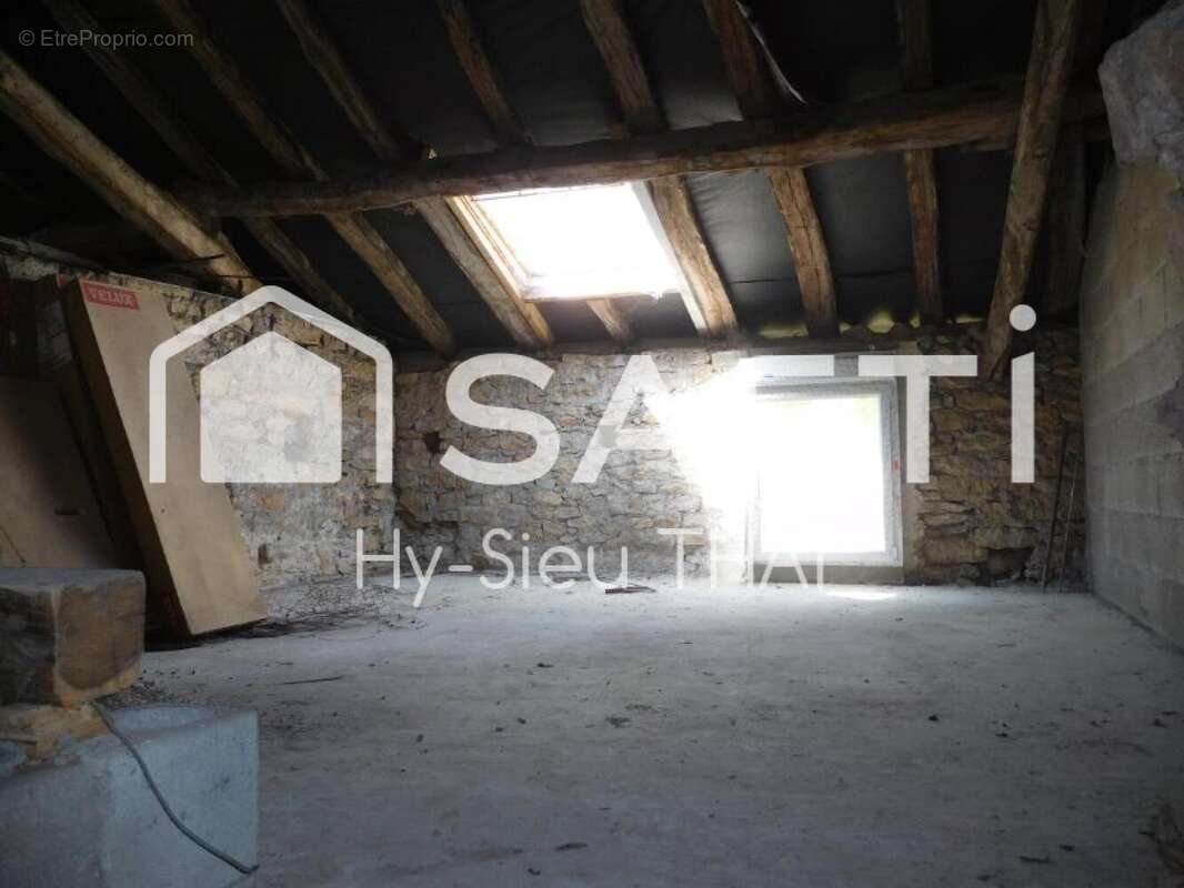 Appartement 600 m² à Thoirette  - photo 8