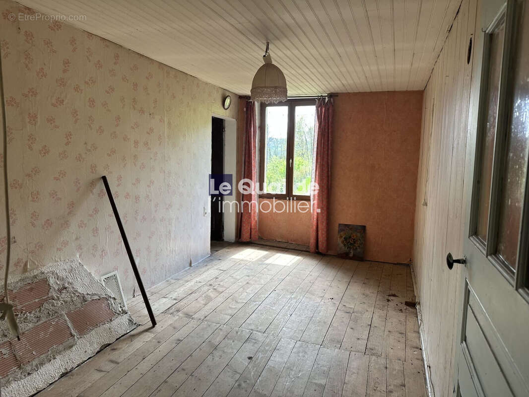 Maison à MIRIBEL-LES-ECHELLES