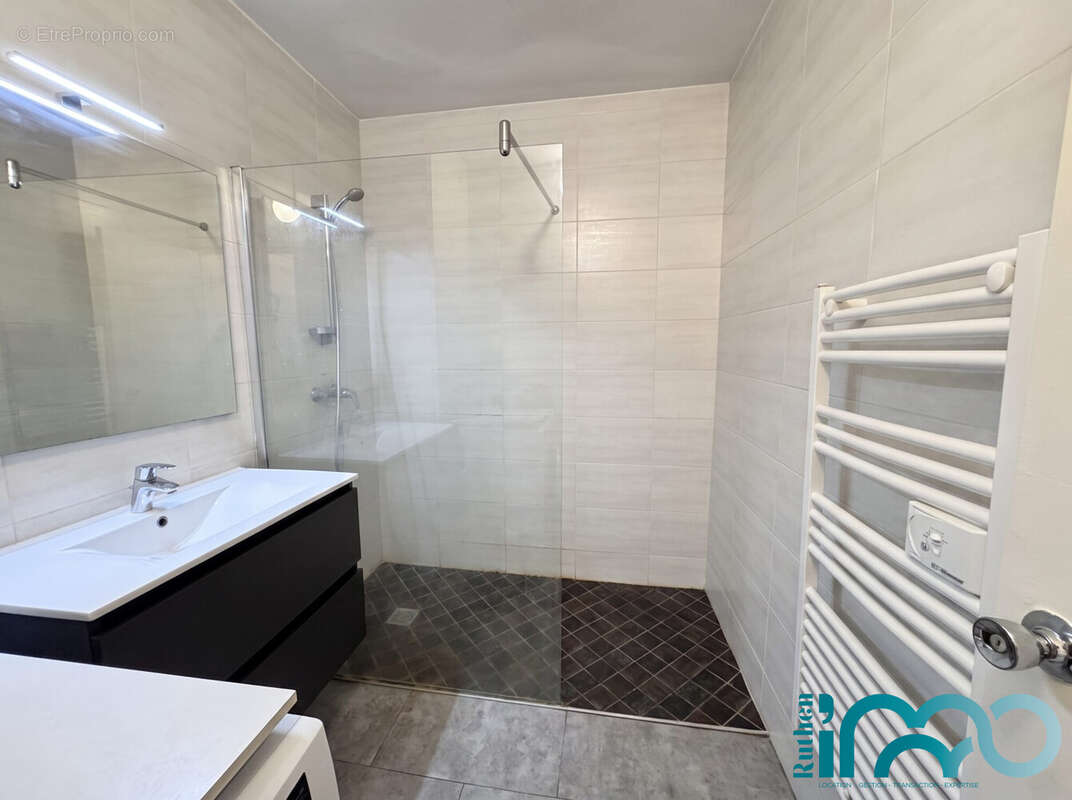 Appartement 62 m² à Rodez  - photo 7