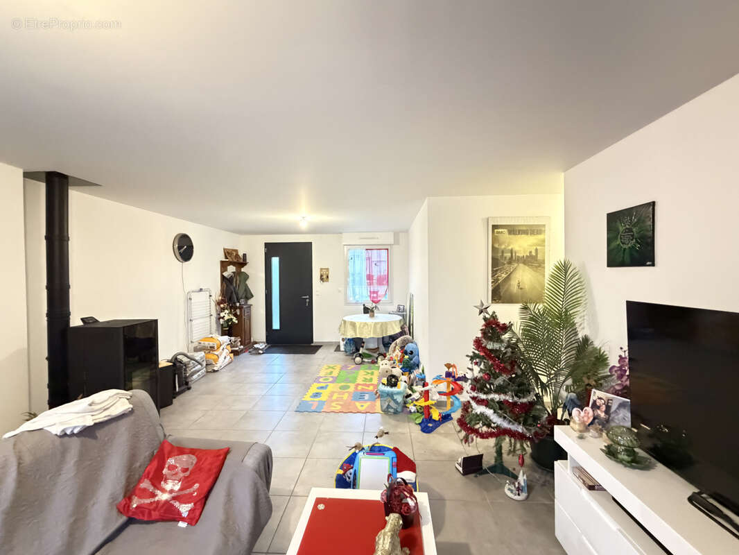 Maison à SOULAIRE-ET-BOURG