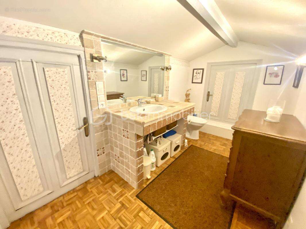 Maison à MONTELIMAR