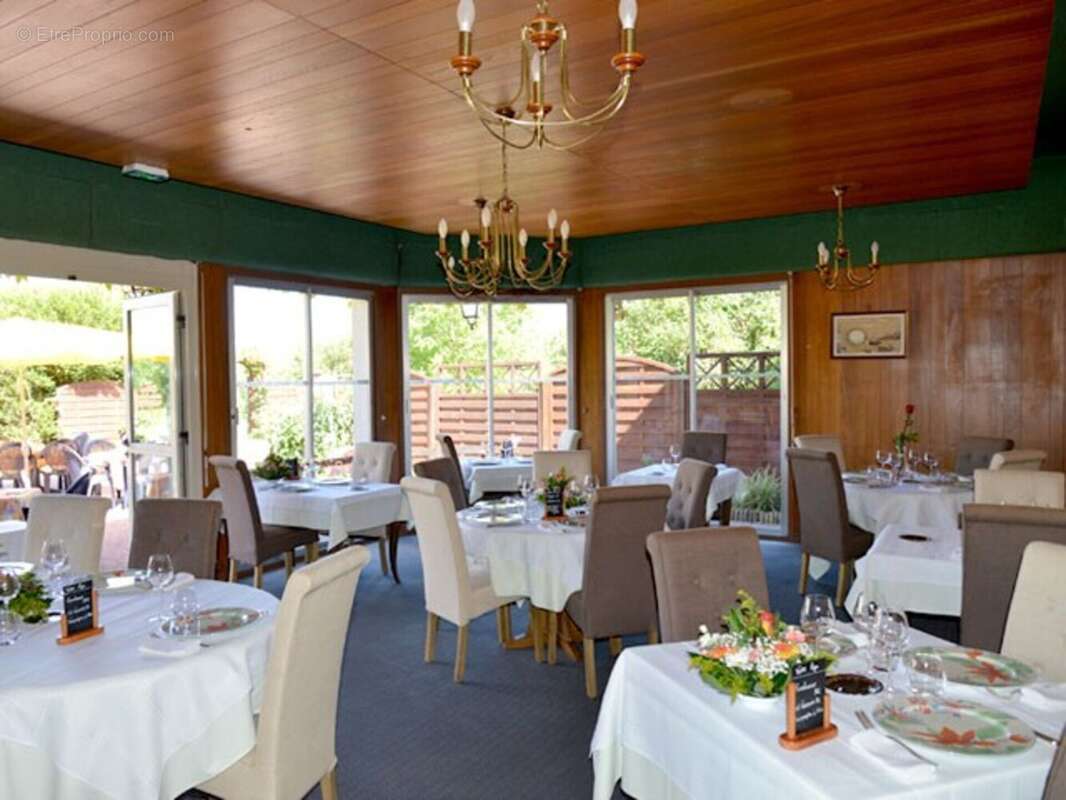 Dpt Allier (03), à vendre ESTIVAREILLES Hôtel - Restaurant -Bar ( licence 4 ) 10 minutes de Montluçon - photo 38