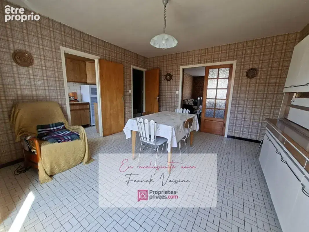A VENDRE en Exclusivité à Beaurepaire, Ensemble de 2 maisons de 126 et 50 m2 avec plusieurs dépendances et garages sur une parce - photo 18