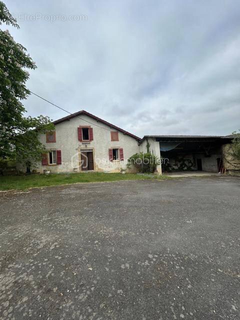 Maison à MAUMUSSON-LAGUIAN