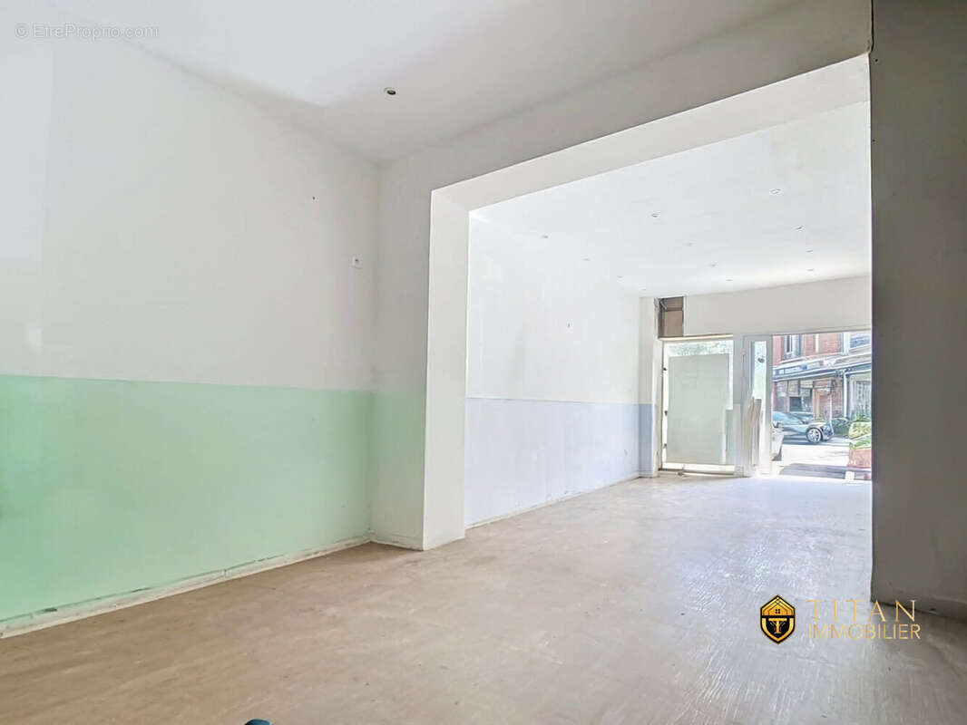 Ensemble immobilier 4 studios et 1 local commercial Dunkerque Centre - Titan Immobilier - Appartement à DUNKERQUE