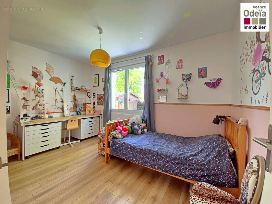Agence Odeïa Immobilier - Audenge maison T5 avec garage - chambre 1 - Maison à AUDENGE