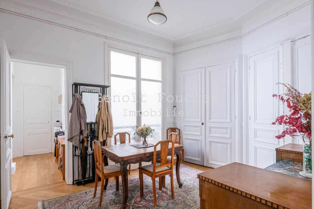 Appartement à PARIS-17E